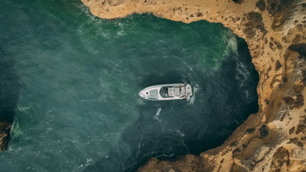 Hidden Gems: Secret Coves and Beaches Only Accessible by Boat