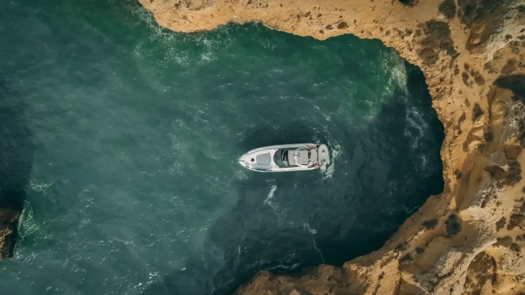 Hidden Gems: Secret Coves and Beaches Only Accessible by Boat